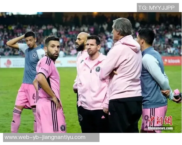 福克斯表现出色20投10中砍下全场最高26分助球队赢得胜利 福克斯表现出色20投10中砍下全场最高26分助球队赢得胜利